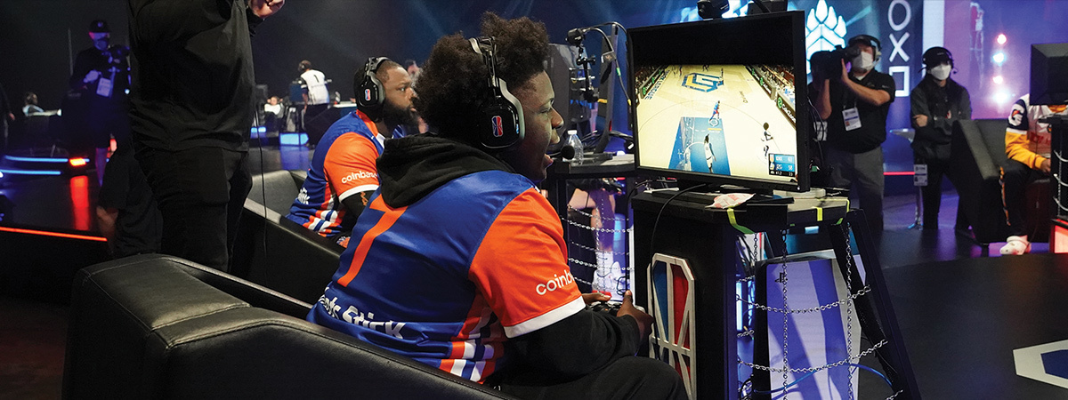 Knicks Gaming player Whatsstick playing video games
