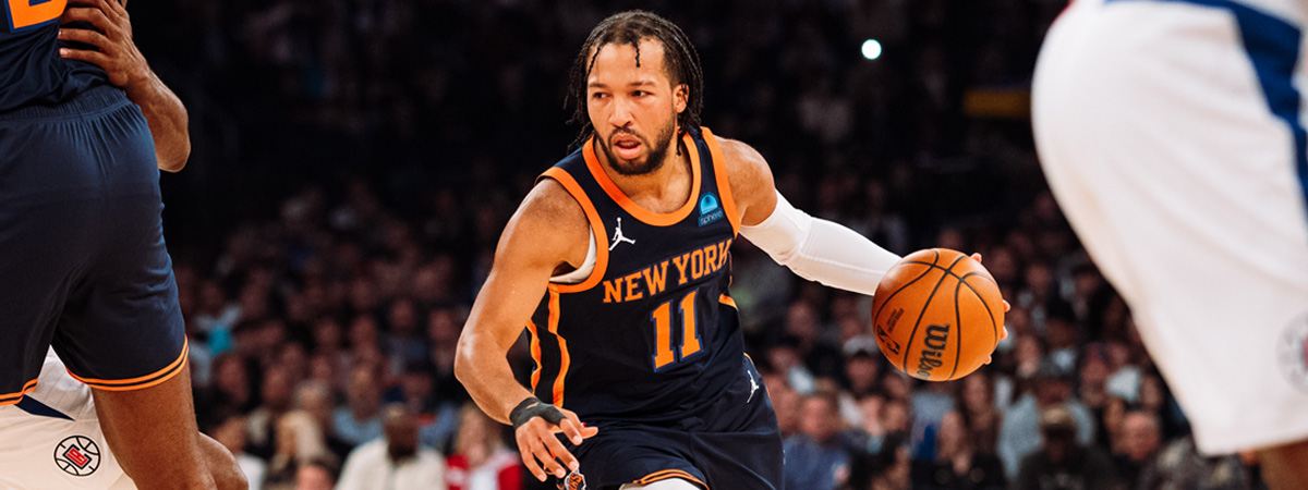 New York Knicks point guard Jalen Brunson dribbles at Madison Square Garden in NYC